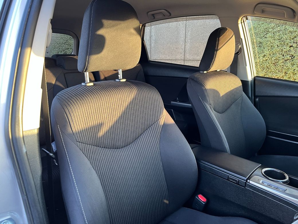 2019 Toyota Prius Alpha