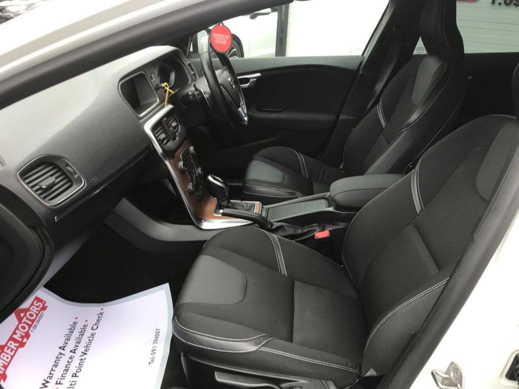 2017 Volvo V40