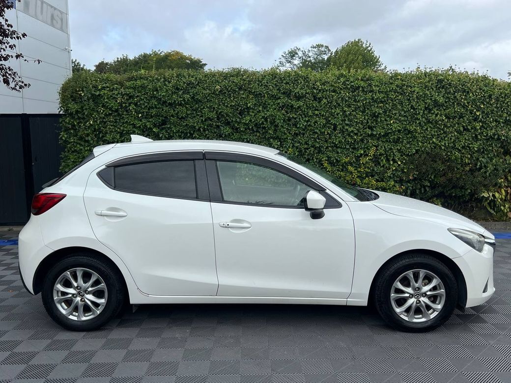 2016 Mazda Demio
