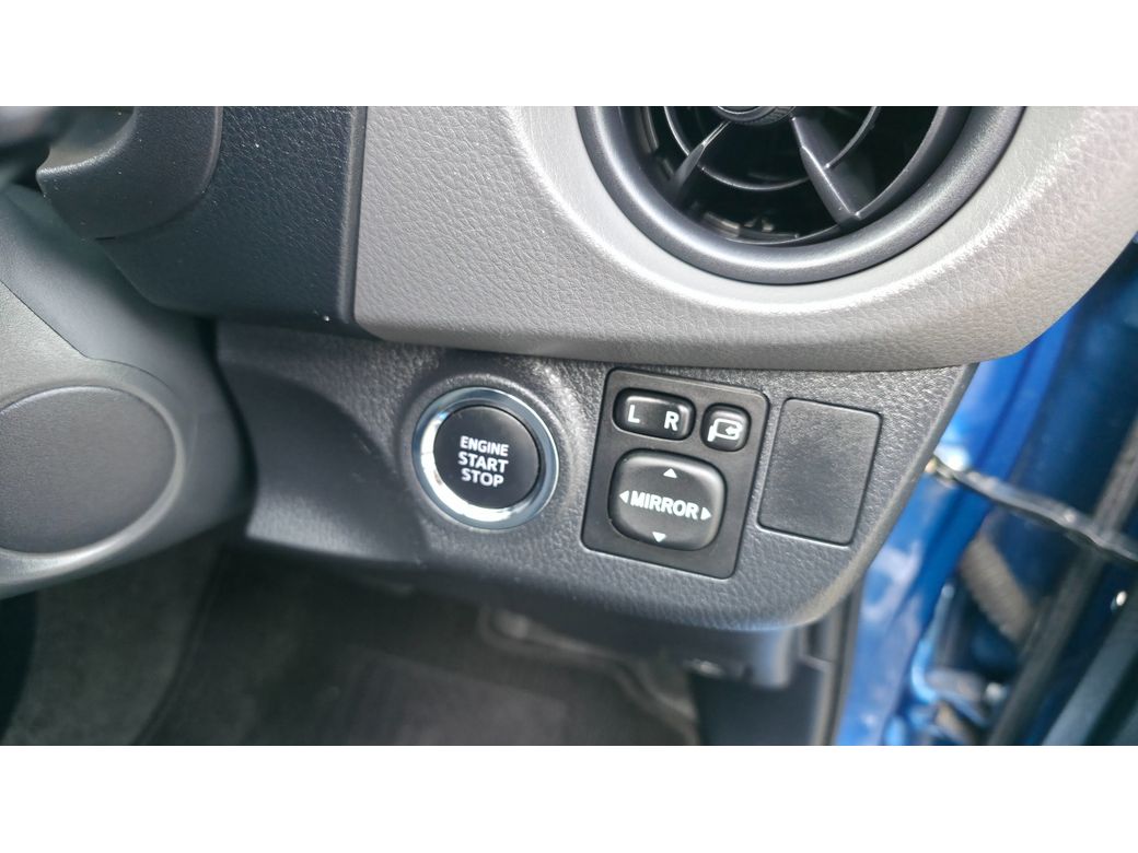 2015 Toyota Vitz