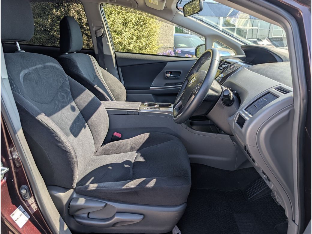 2014 Toyota Prius Alpha