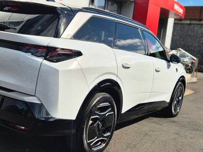 2025 Peugeot 5008
