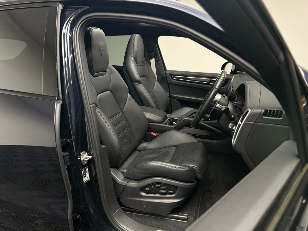 2023 Porsche Cayenne