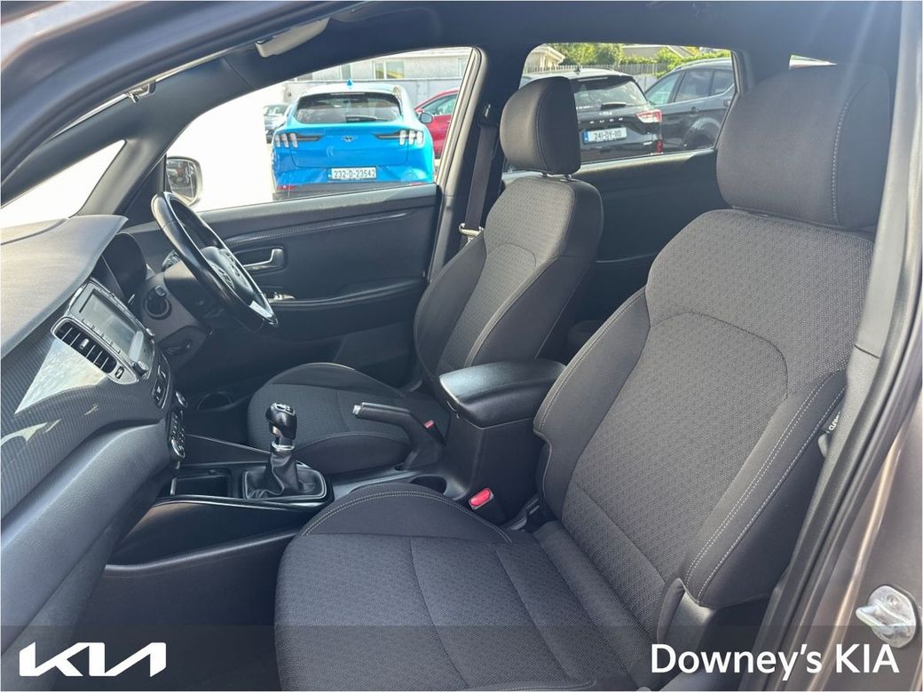 2017 Kia Carens