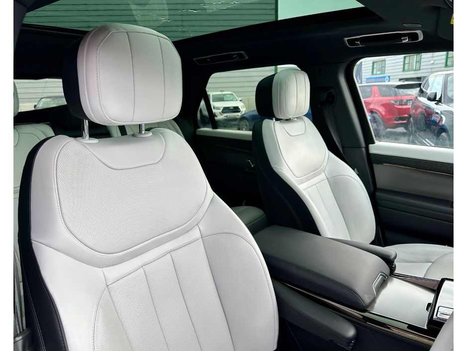 2025 Land Rover Range Rover Sport