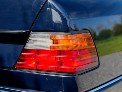 1991 Mercedes-Benz E 300