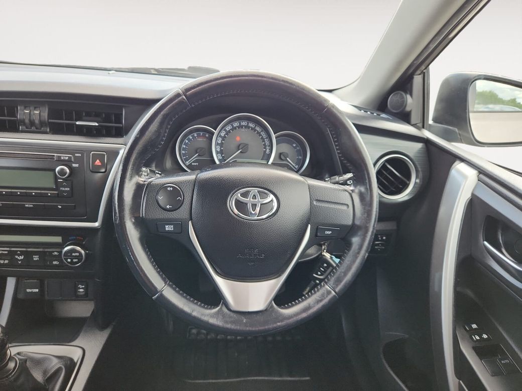 2015 Toyota Auris