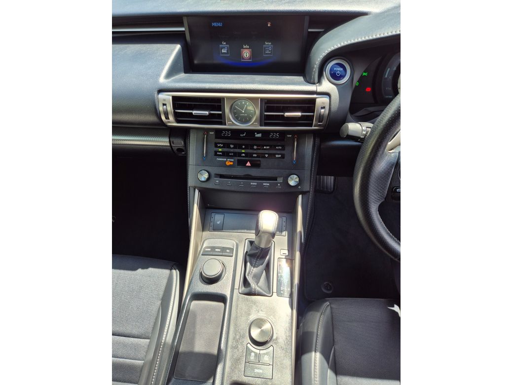 2015 Lexus IS 300h