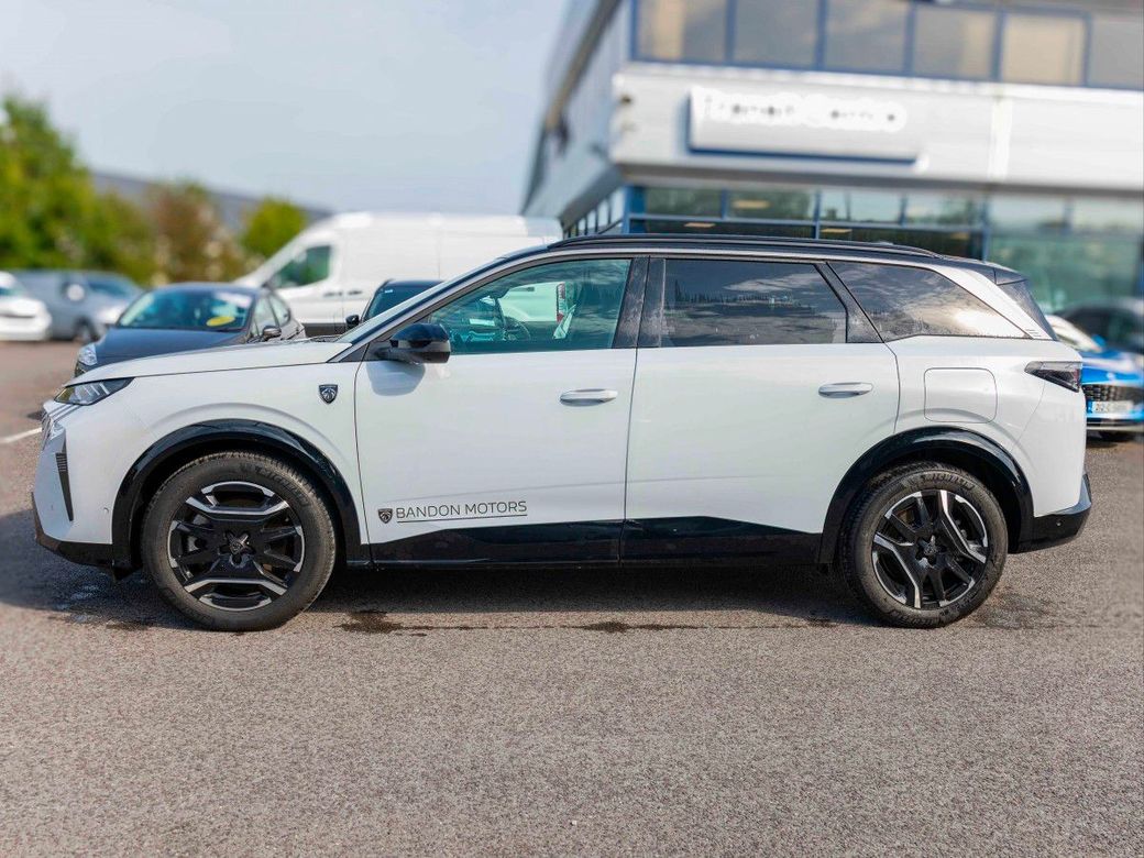 2025 Peugeot 5008