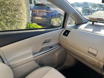 2018 Toyota Prius Alpha