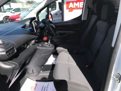 2022 Peugeot Partner