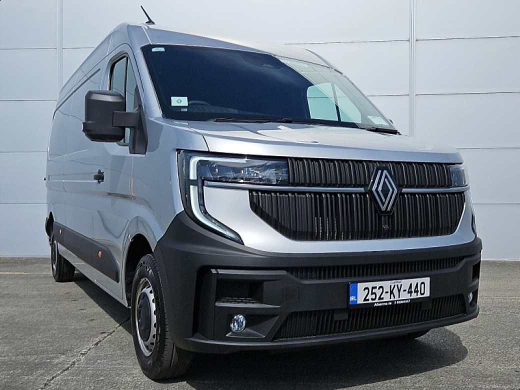 2025 Renault Master