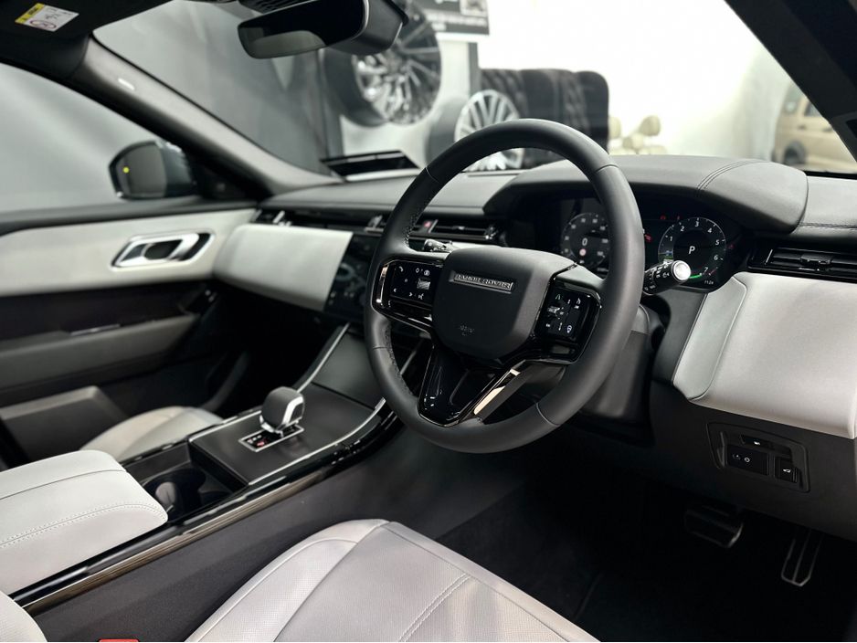 2025 Land Rover Range Rover Velar