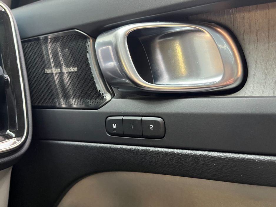 2021 Volvo XC40