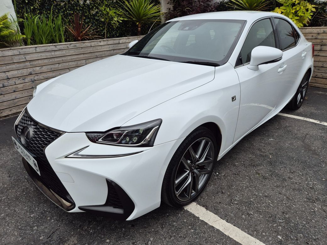 2017 Lexus IS 300h