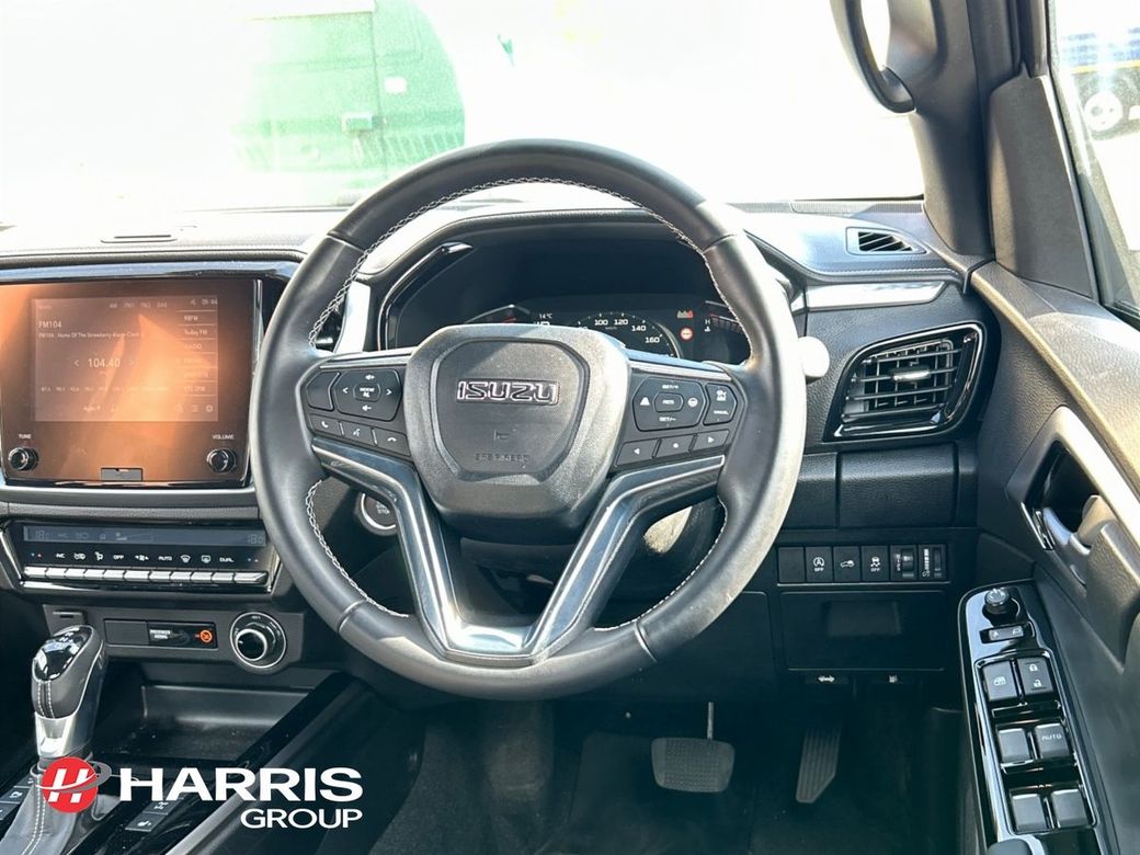 2025 Black Isuzu D-MAX