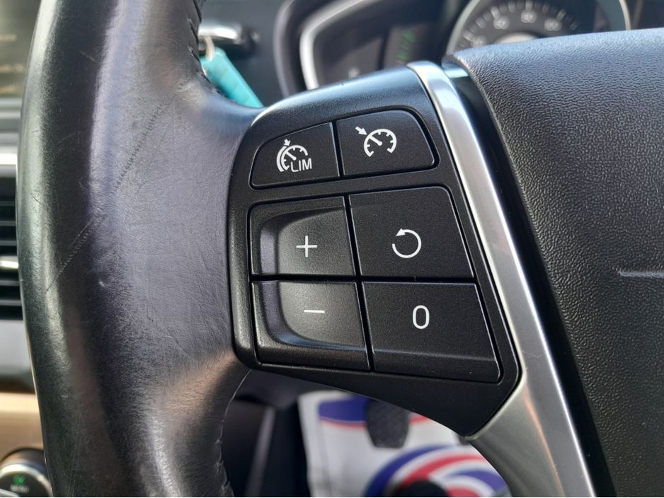 2015 Volvo V40