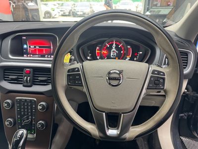 2018 Volvo V40