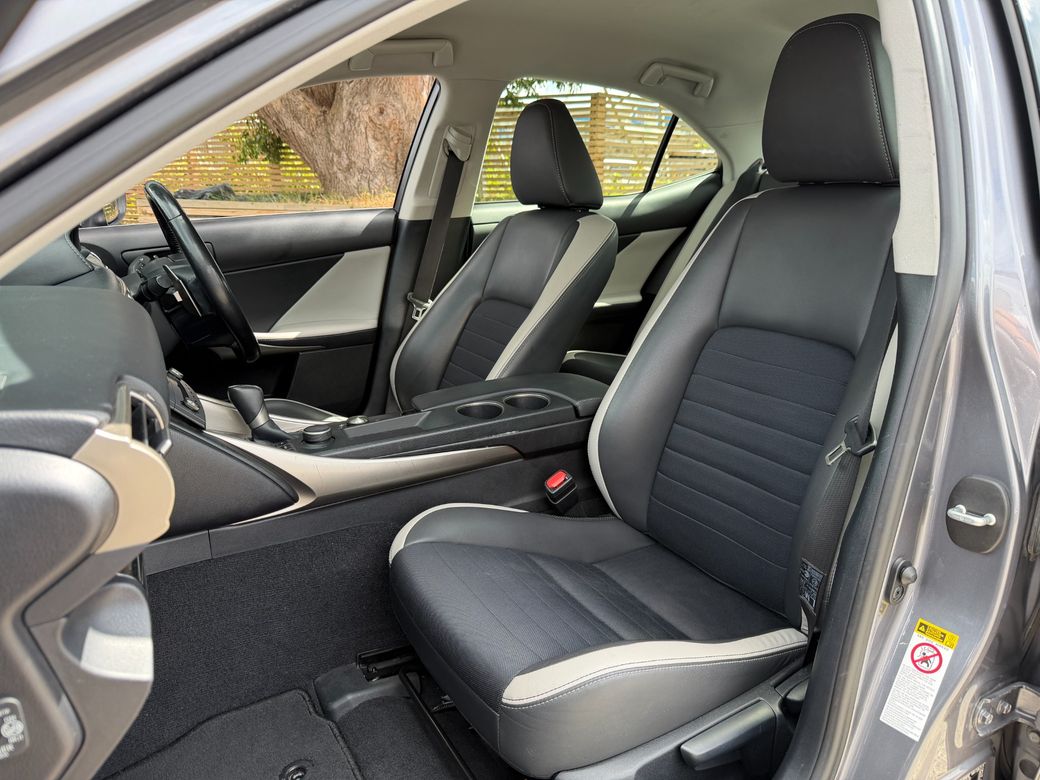 2016 Lexus IS