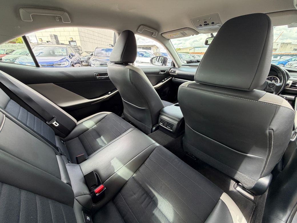 2016 Lexus IS
