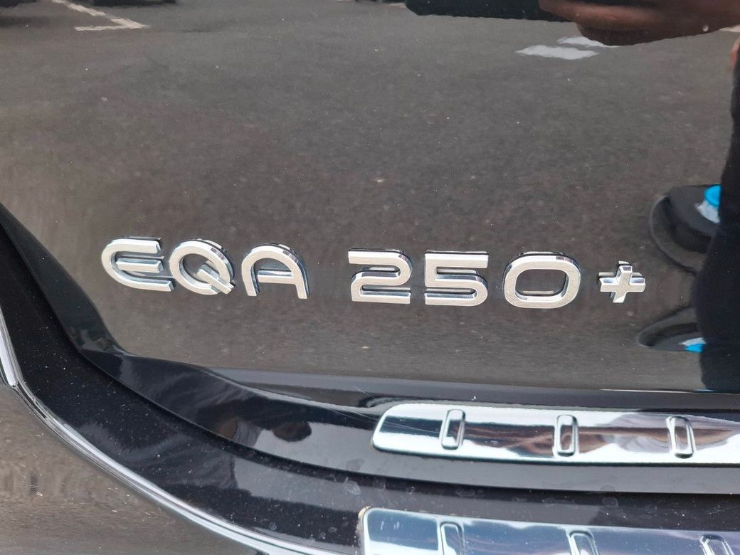 2025 Mercedes-Benz EQA