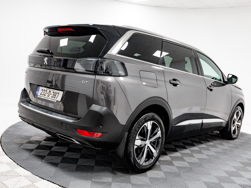 2023 Peugeot 5008