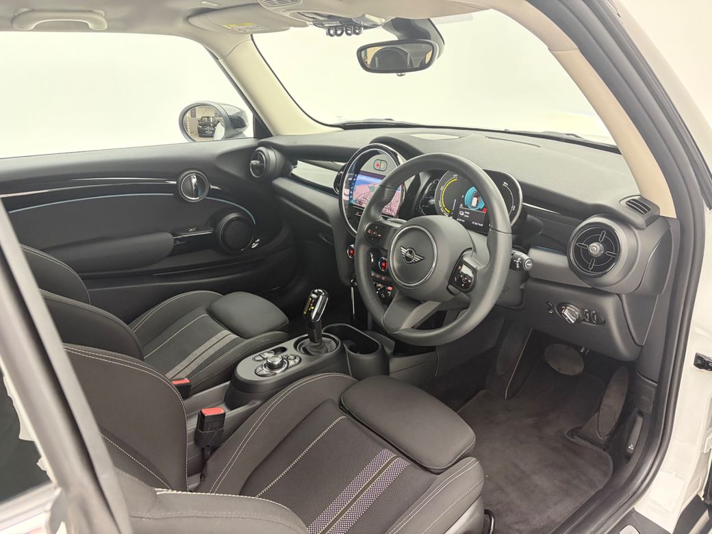 2023 Mini Hatch