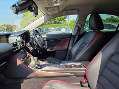 2017 Lexus IS 300h