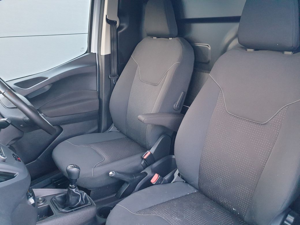 2022 Ford Transit Courier