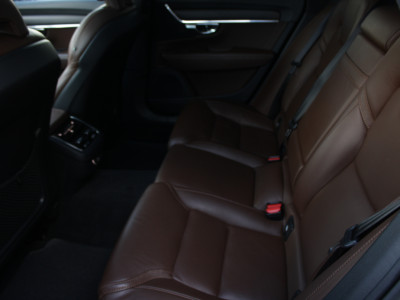 2019 Volvo V90 Cross Country