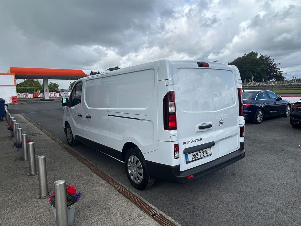 2025 Nissan Primastar