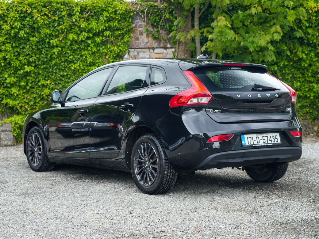 2017 Volvo V40