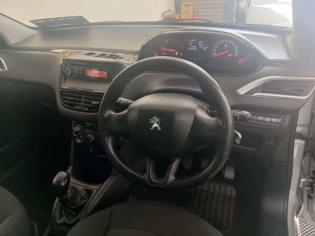 2014 Peugeot 208