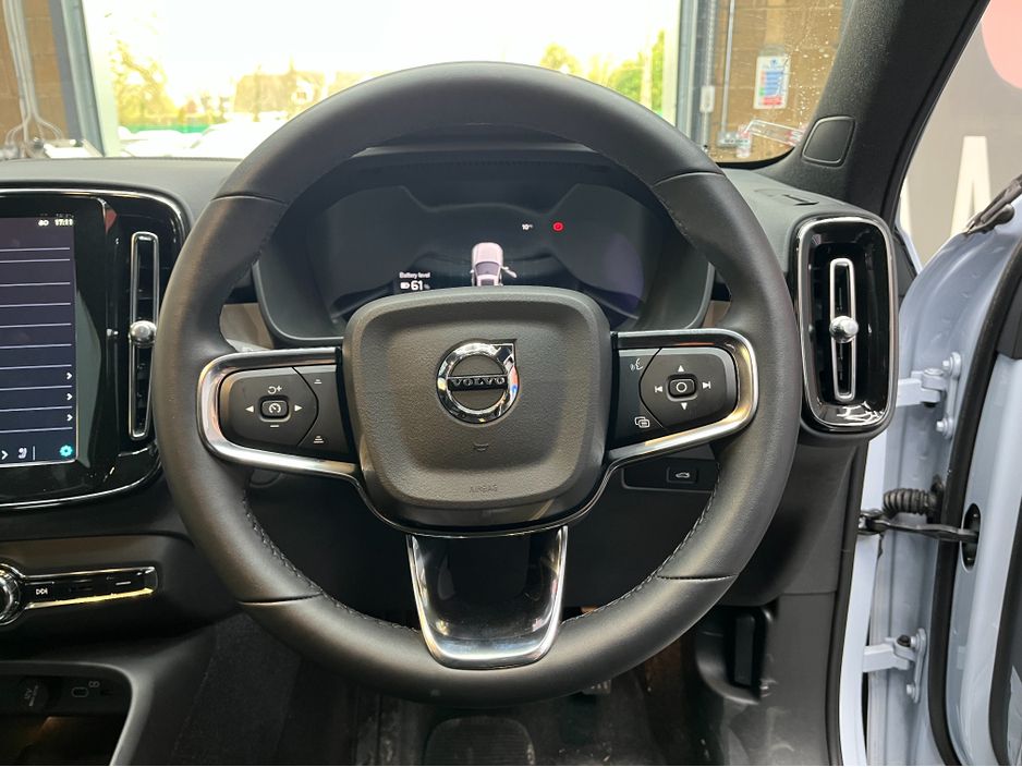 2023 Volvo XC40