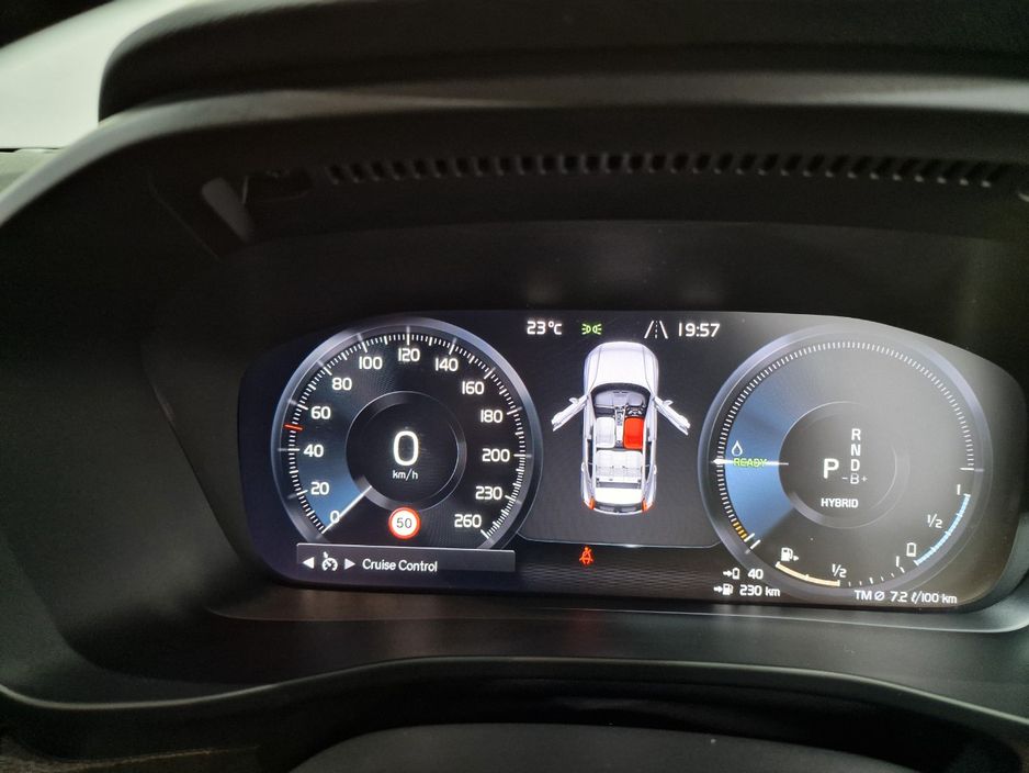 2023 Volvo XC40