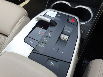 2025 BMW iX1