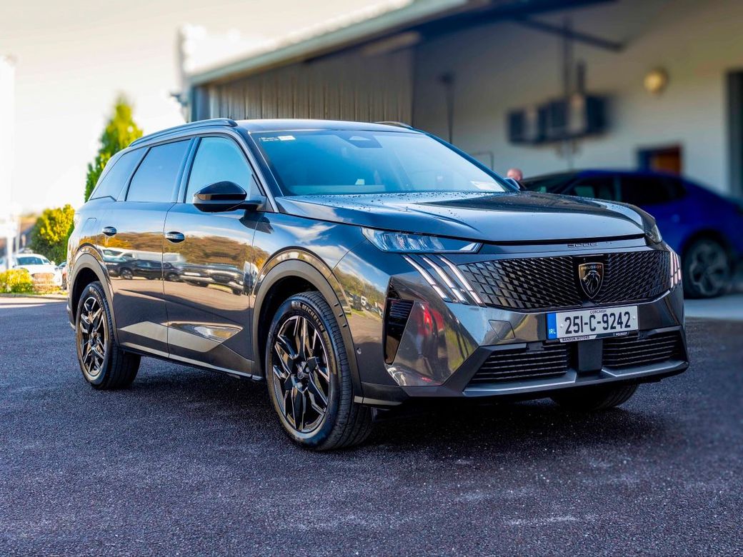 2025 Peugeot 5008