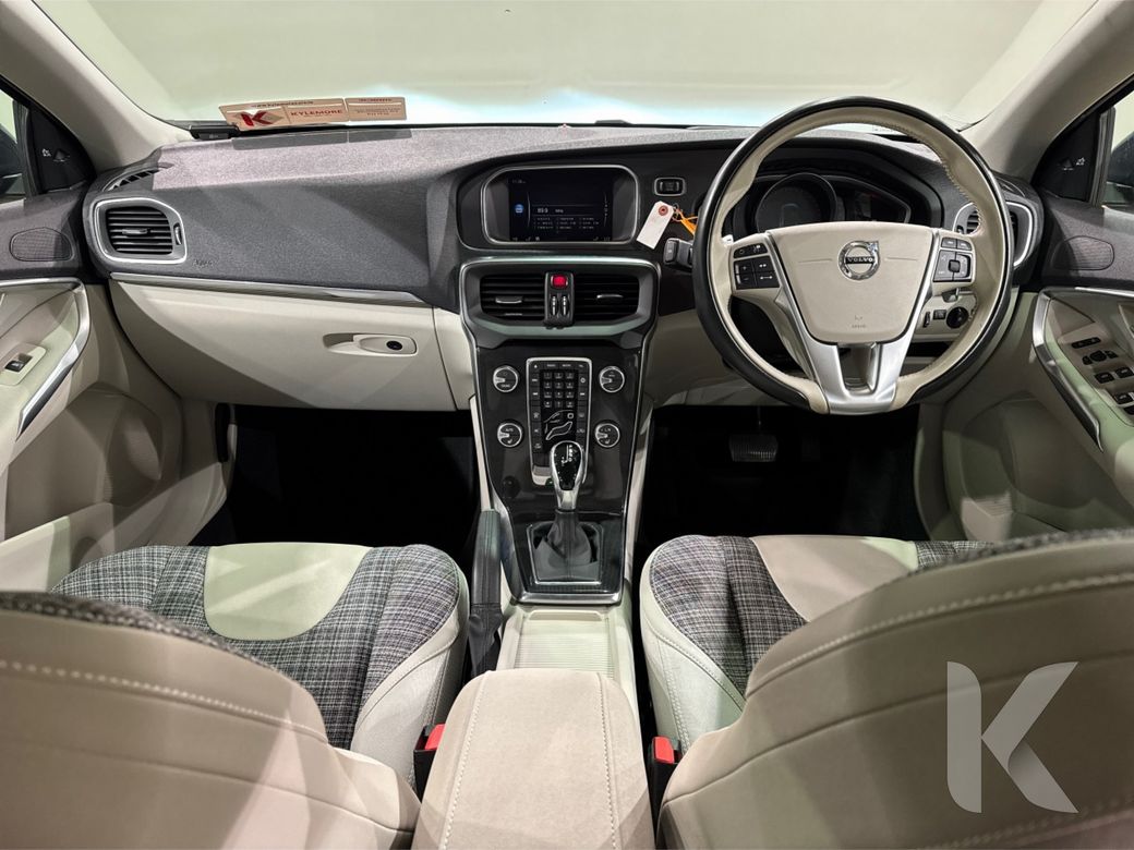 2018 Volvo V40