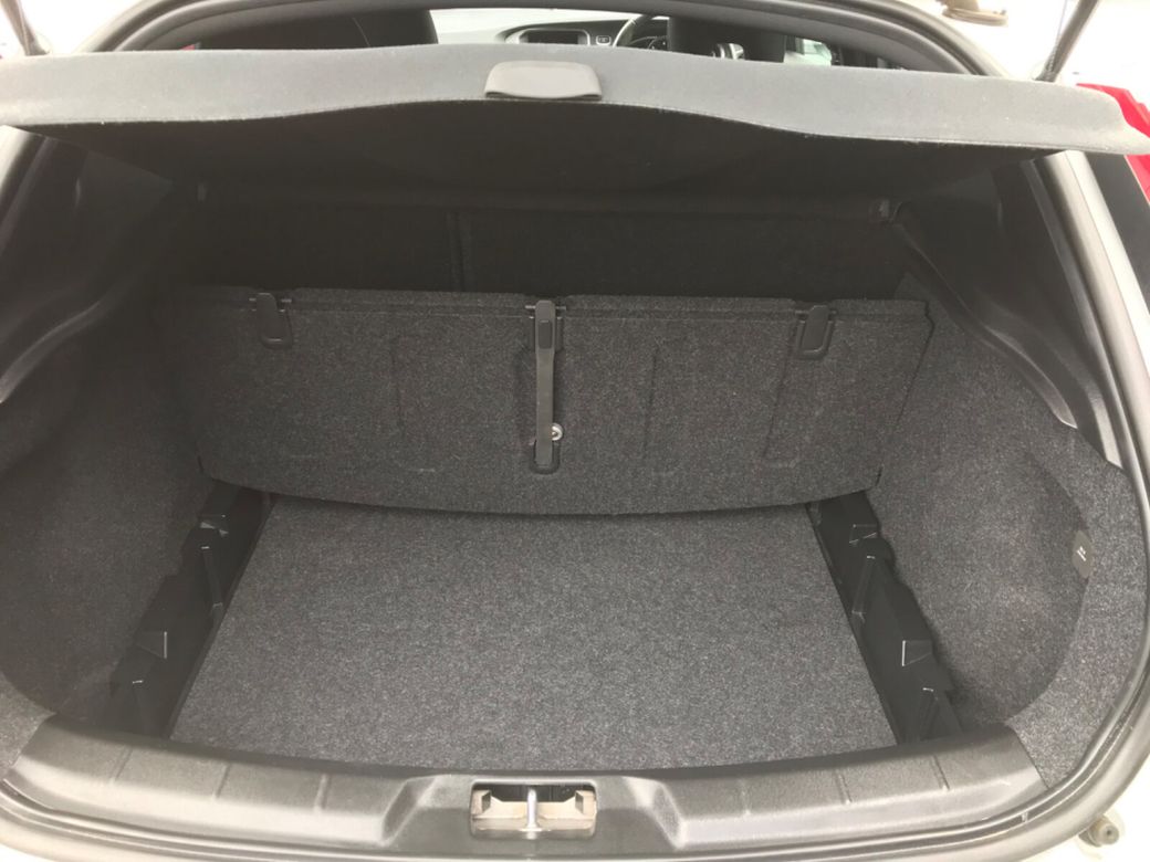 2017 Volvo V40