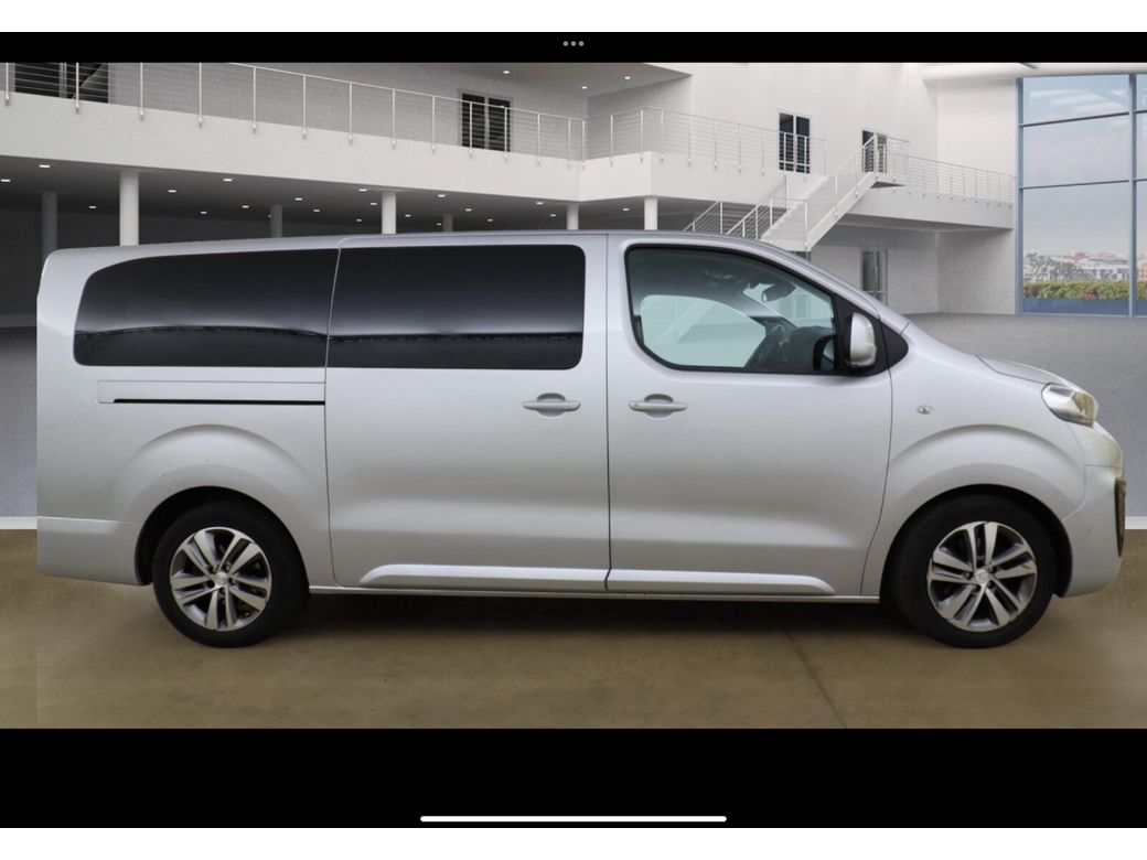 2018 Peugeot Traveller