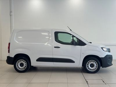 2025 Peugeot Partner