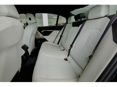 2025 BMW i5