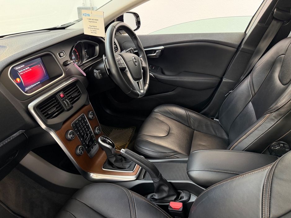 2017 Volvo V40