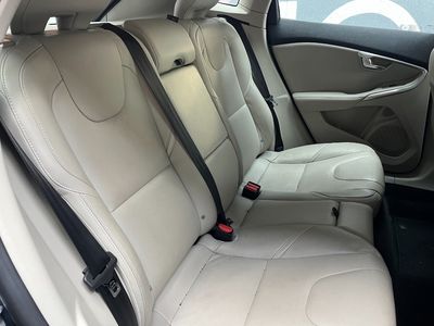 2019 Volvo V40