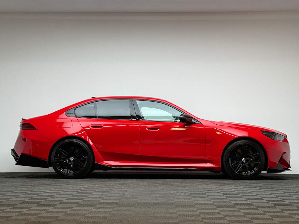 2025 BMW M5