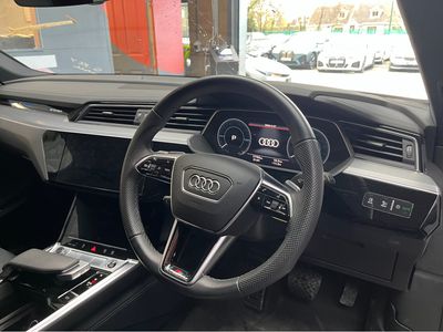 2022 Audi e-tron