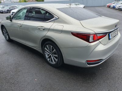 2019 Lexus ES 300h
