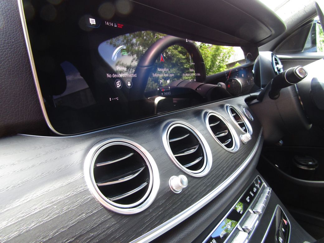 2022 Mercedes-Benz E 300