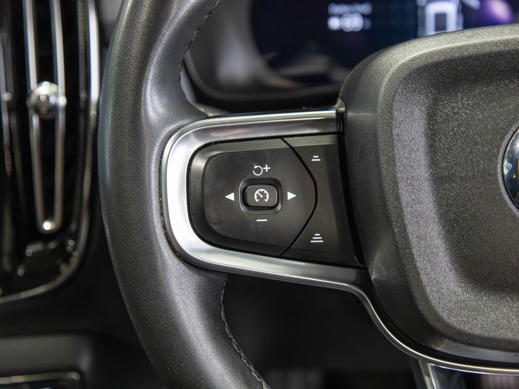 2022 Volvo XC40