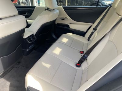 2023 Lexus ES 300h